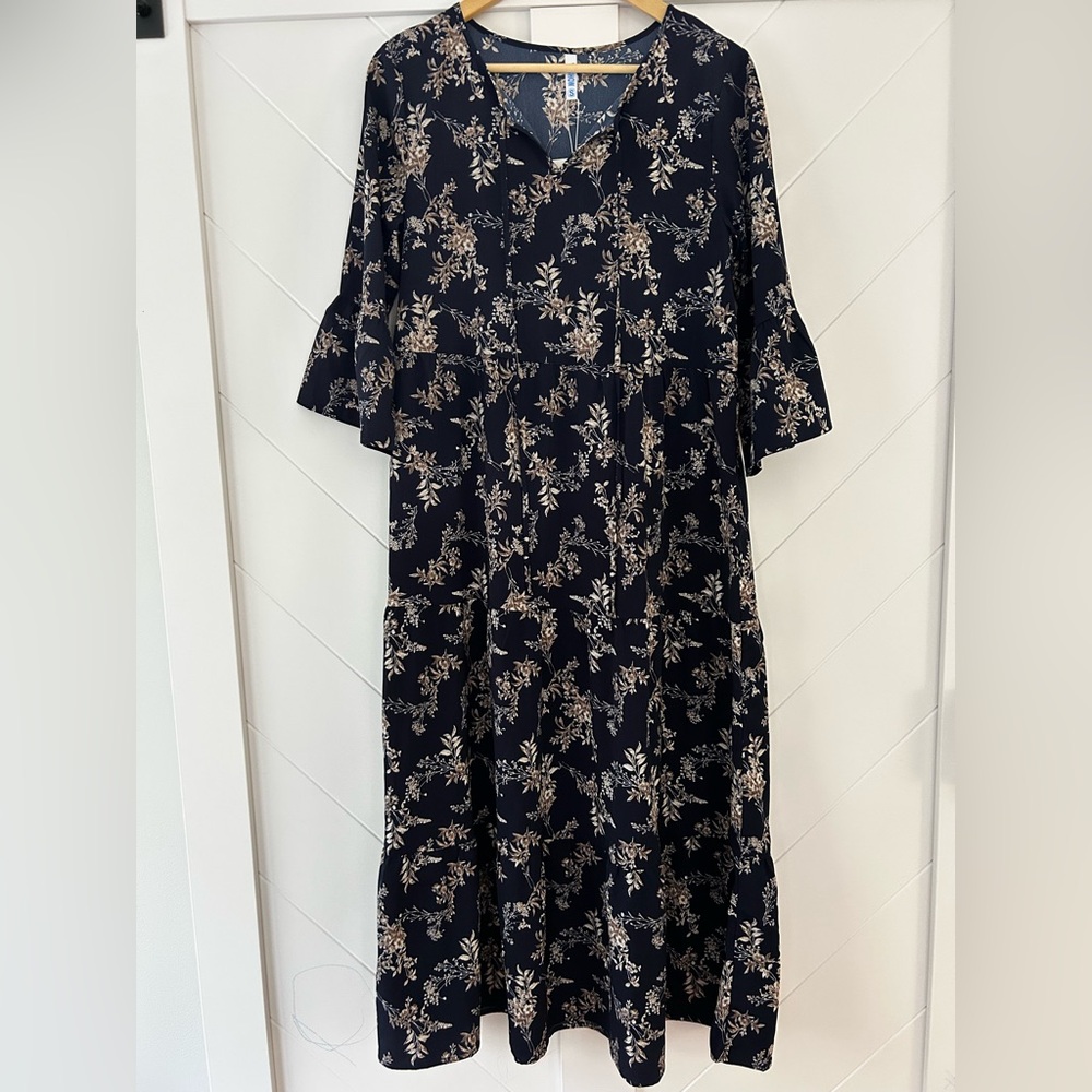 NWT Amazon  Bohemian maxi dress in Navy Floral Flowy Spring brunch outfit